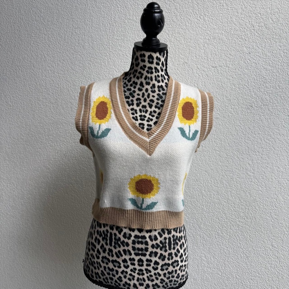 Hyipels sunflower sweater vest